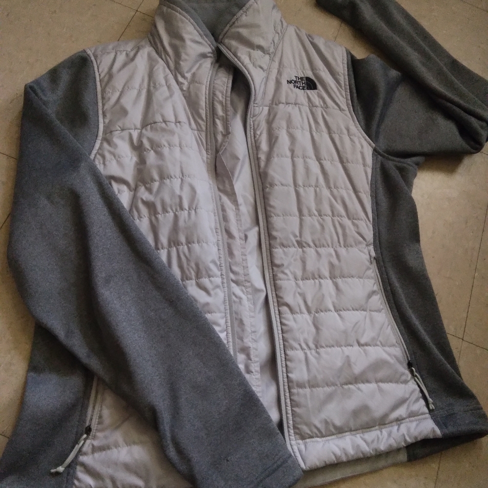 The North Face Women's Gray and White Quilted Vest